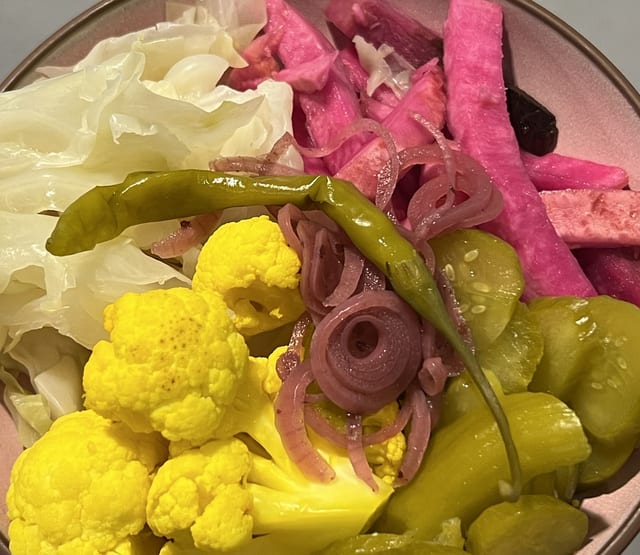 Moona Pickles.